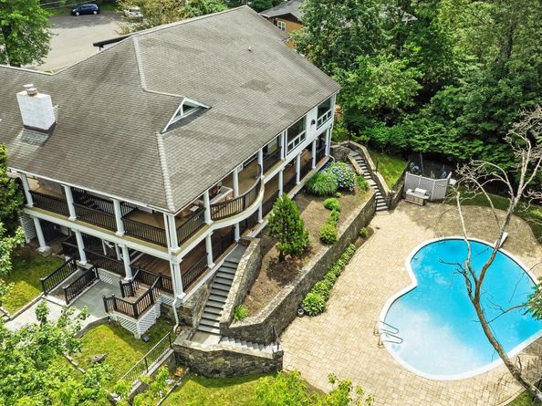 6 Eaton Lane, Scarsdale NY 10583