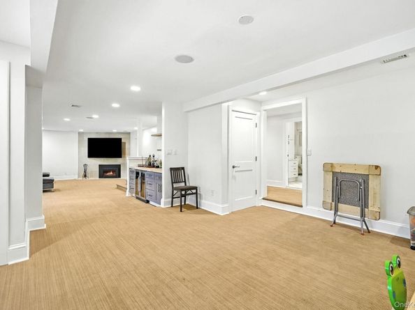 6 Eaton Lane, Scarsdale NY 10583