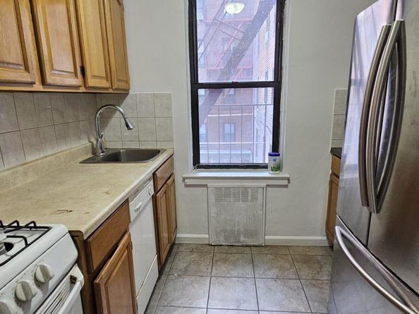 6535 108th Street B7, Forest Hills NY 11375