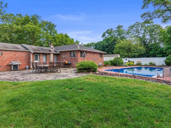 60 Wheatfield Lane, Commack NY 11725