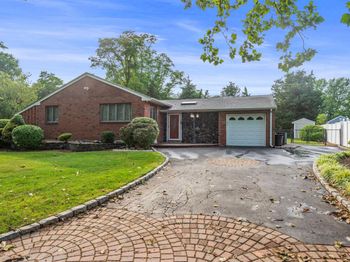 60 Wheatfield Lane