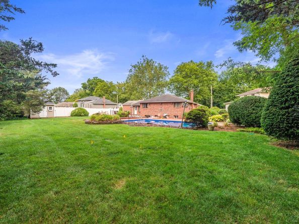 60 Wheatfield Lane, Commack NY 11725