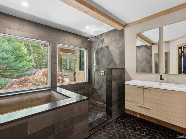 601 Majors Path, Southampton NY 11968