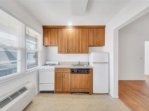 215 W Broadway M3, Long Beach NY 11561