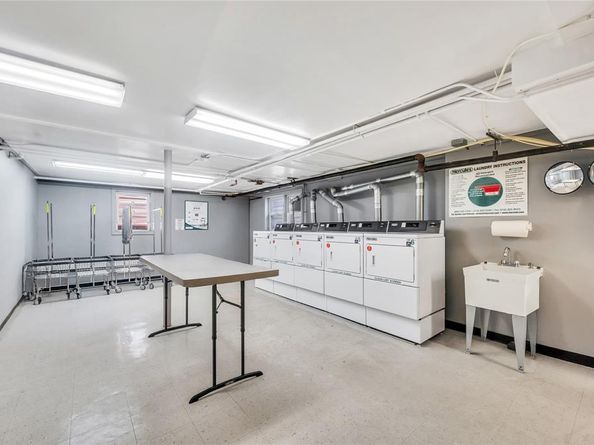 215 W Broadway M3, Long Beach NY 11561