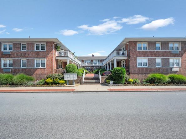 215 W Broadway M3, Long Beach NY 11561