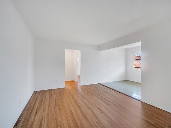 215 W Broadway M3, Long Beach NY 11561