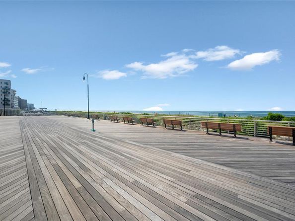 215 W Broadway M3, Long Beach NY 11561