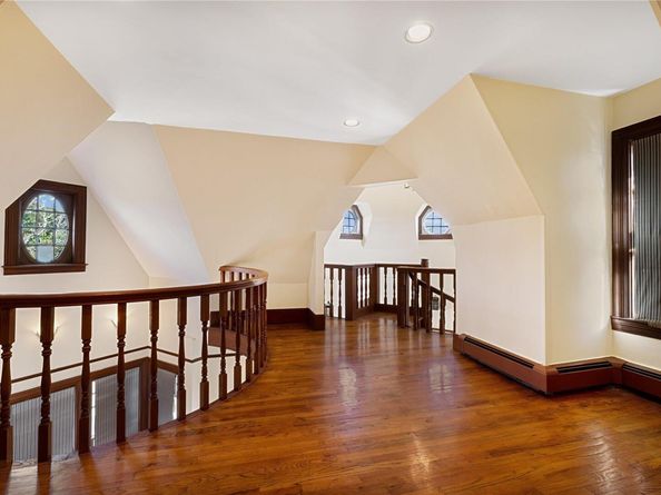 9 Convent Lane, Center Moriches NY 11934