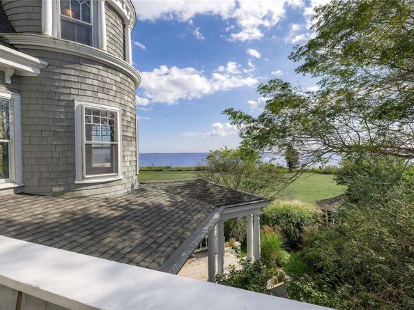 9 Convent Lane, Center Moriches NY 11934