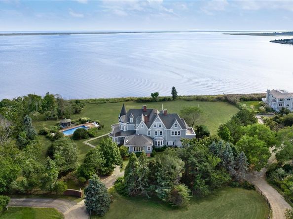 9 Convent Lane, Center Moriches NY 11934