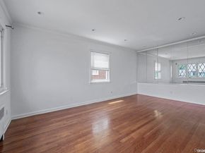 216 Raff Avenue, Mineola NY 11501