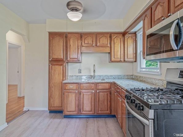 216 Raff Avenue, Mineola NY 11501