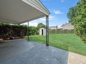 216 Raff Avenue, Mineola NY 11501