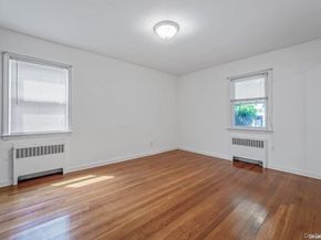 216 Raff Avenue, Mineola NY 11501