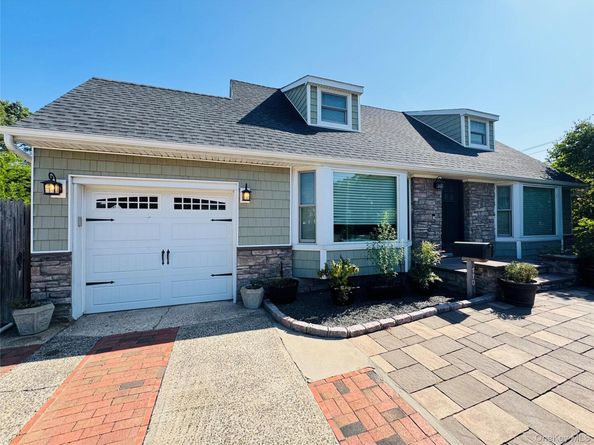 110 Roxbury Drive, Commack NY 11725