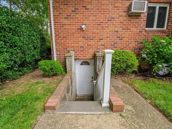 558 Kingston Avenue, East Meadow NY 11554