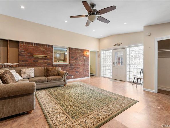558 Kingston Avenue, East Meadow NY 11554