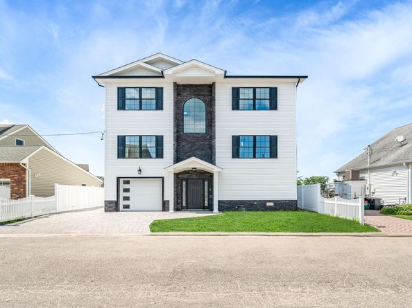 23 Bay Street, Bellmore NY 11710