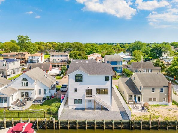 23 Bay Street, Bellmore NY 11710