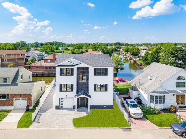 23 Bay Street, Bellmore NY 11710