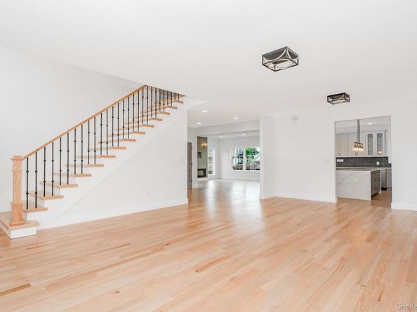 23 Bay Street, Bellmore NY 11710