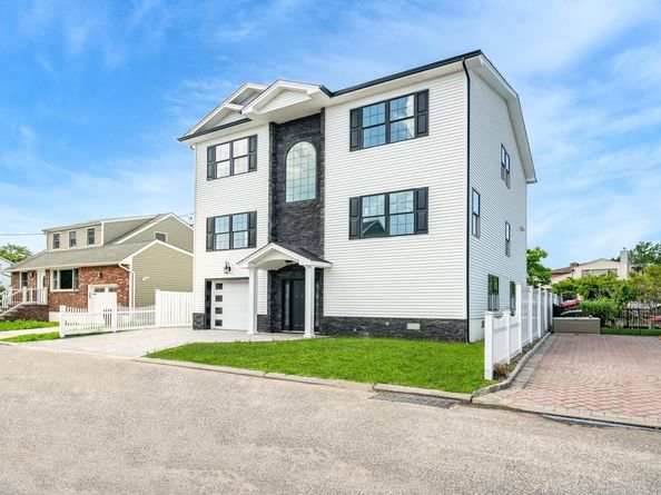 23 Bay Street, Bellmore NY 11710