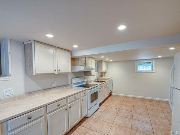 11 Oceanside Drive, Sound Beach NY 11789