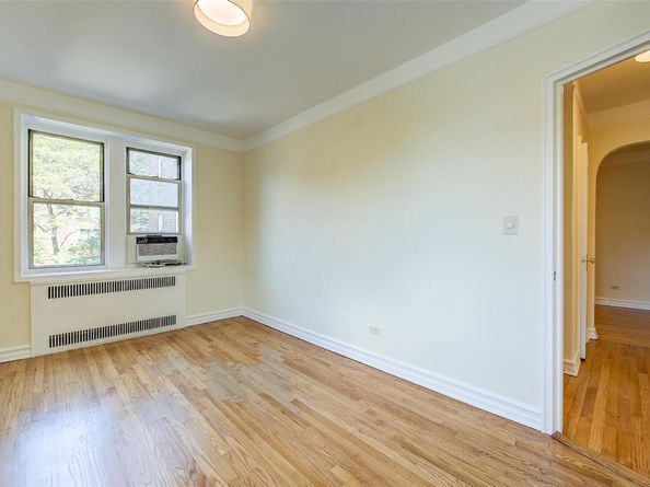 64-85 Saunders Street D3, Rego Park NY 11375