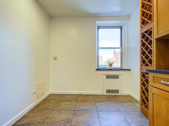 64-85 Saunders Street D3, Rego Park NY 11375
