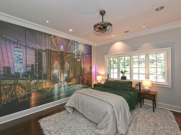 142 Round Swamp Road, Melville NY 11747