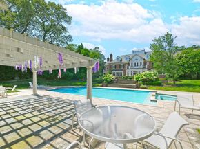 142 Round Swamp Road, Melville NY 11747