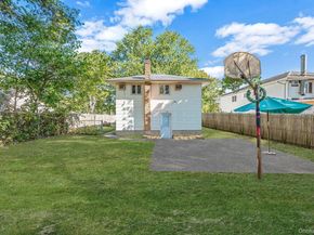 8 Willoughby Street, Brentwood NY 11717