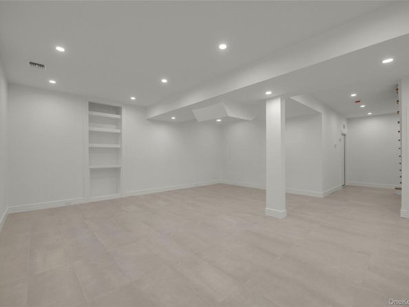 50 Highland Terrace, Manhasset NY 11030