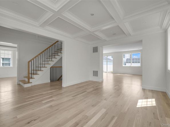 50 Highland Terrace, Manhasset NY 11030