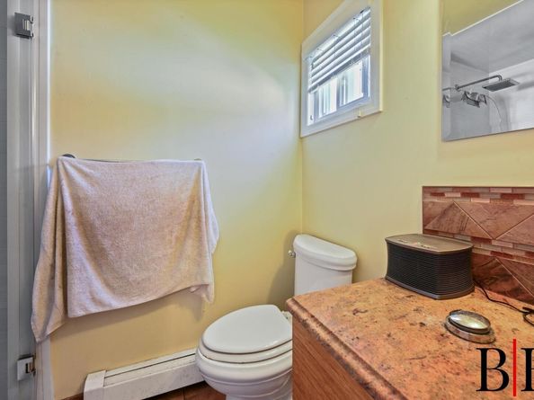 3114 Healy, Bayswater NY 11691