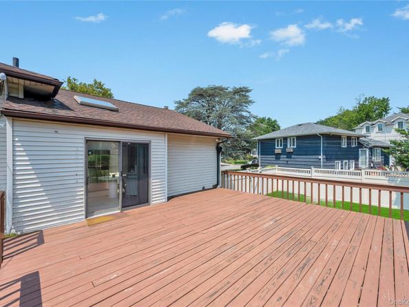 47 Country Drive, Plainview NY 11803