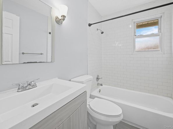 96 S Windhorst Avenue, Bethpage NY 11714