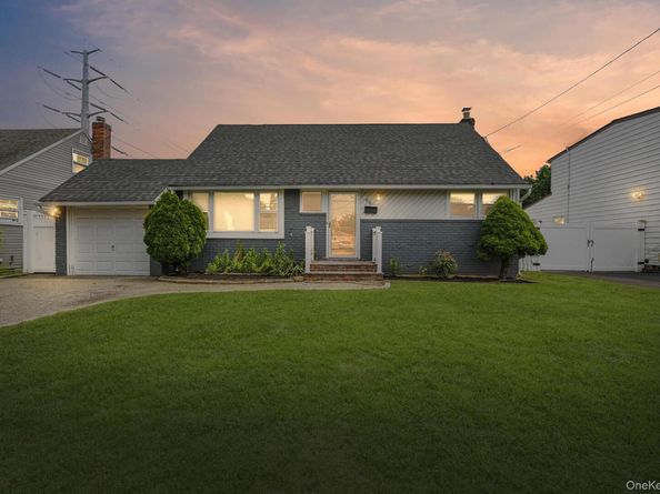 96 S Windhorst Avenue, Bethpage NY 11714