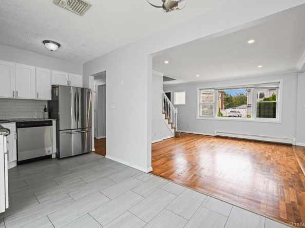 96 S Windhorst Avenue, Bethpage NY 11714
