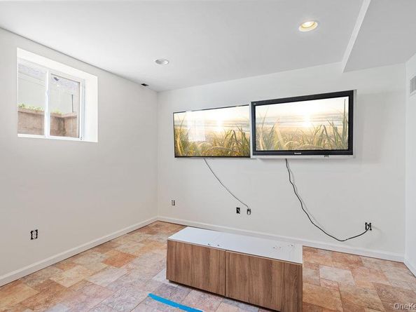 70 S Crescent Drive, Farmingdale NY 11735