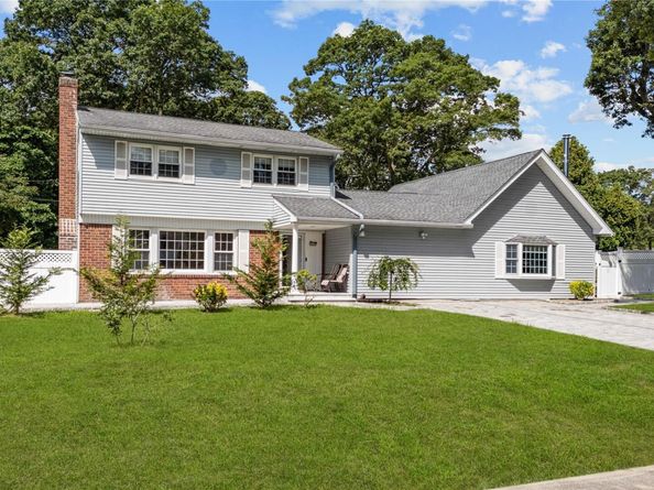 68 joyce Drive, Hauppauge NY 11788