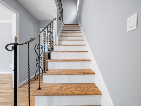 68 joyce Drive, Hauppauge NY 11788