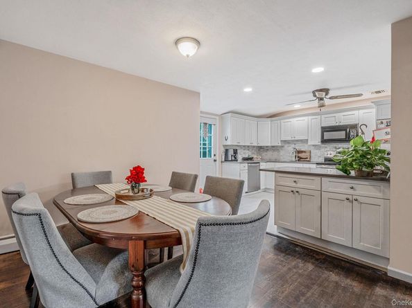 39 Aron Drive, Bohemia NY 11716