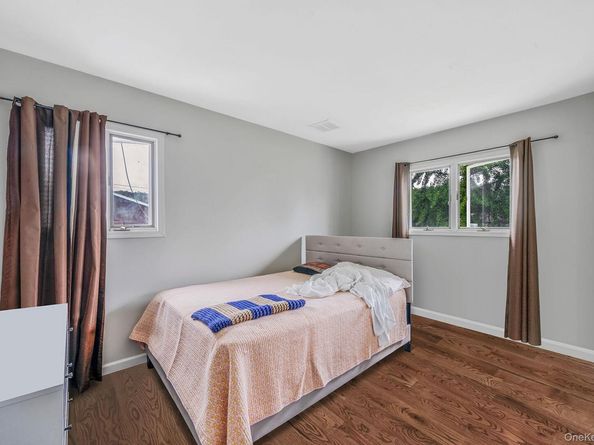 39 Aron Drive, Bohemia NY 11716