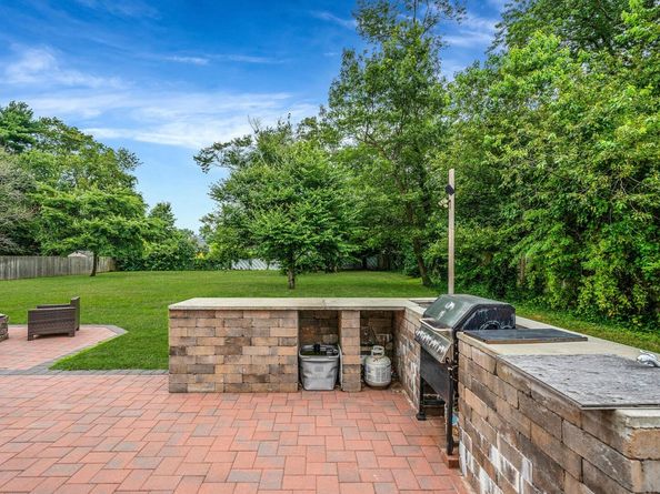 39 Aron Drive, Bohemia NY 11716