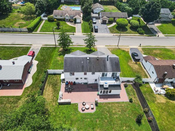 39 Aron Drive, Bohemia NY 11716