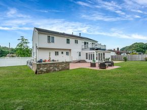 39 Aron Drive, Bohemia NY 11716