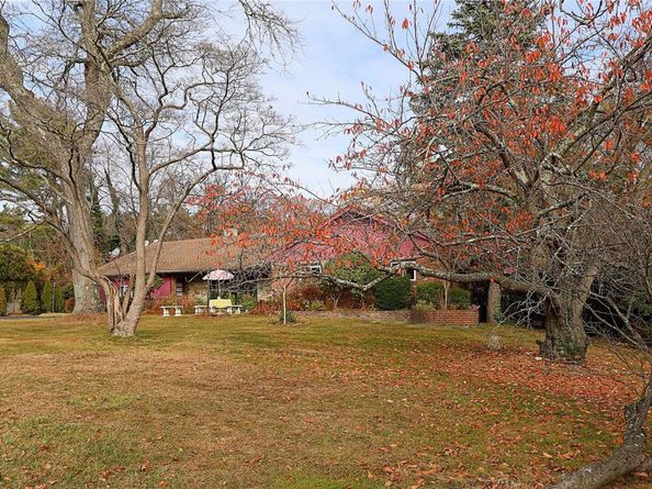 20 Rolling Hill Road, Old Westbury NY 11568