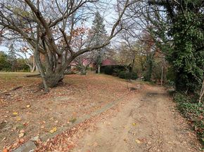 20 Rolling Hill Road, Old Westbury NY 11568